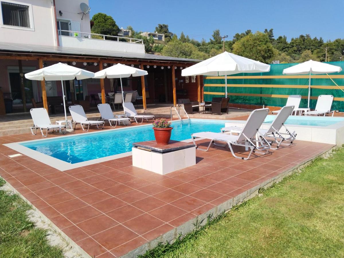 Maria Lemoni Swimming Pool Apartment Nea Skioni Exterior foto
